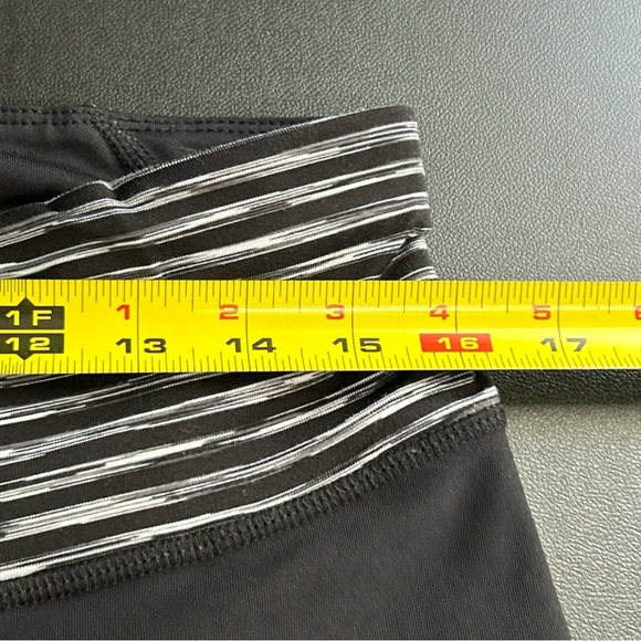 Xersion Activewear Leggings Women's Size L Stretch Black Sheer Cutout Accent - Picture 9 of 14